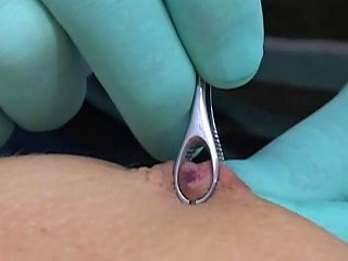 Kansas College Girl On Vacaction Piercing Nipples Porn 73